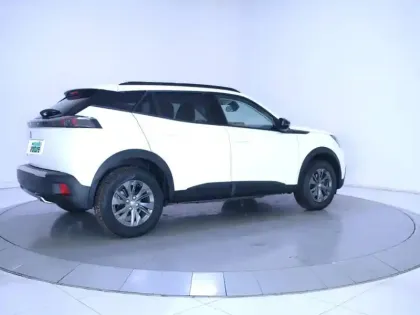 Photo 44 Peugeot 2008  PureTech 130 S&S EAT8