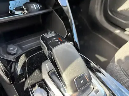 Photo 13 Peugeot 2008  PureTech 130 S&S EAT8