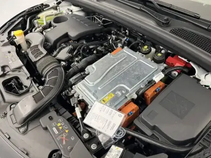 Photo 19 Renault Clio  E-Tech full hybrid 145