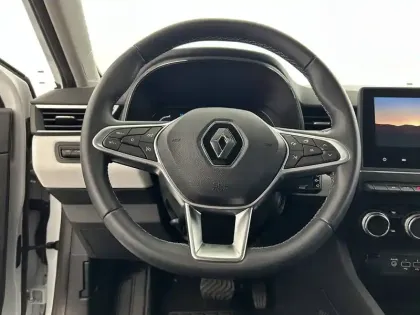 Photo 14 Renault Clio  E-Tech full hybrid 145