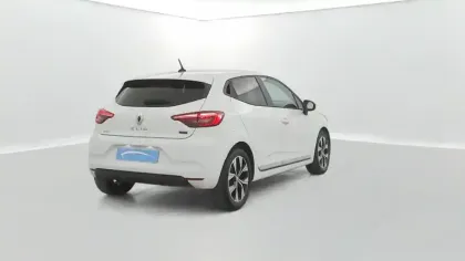Photo 54 Renault Clio  E-Tech full hybrid 145
