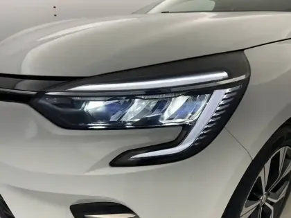 Photo 23 Renault Clio  E-Tech full hybrid 145