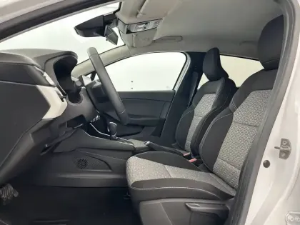 Photo 8 Renault Clio  E-Tech full hybrid 145