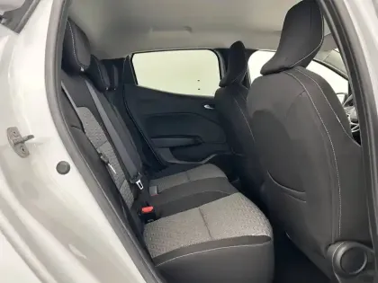 Photo 22 Renault Clio  E-Tech full hybrid 145