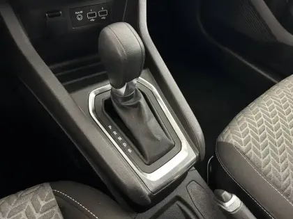 Photo 11 Renault Clio  E-Tech full hybrid 145