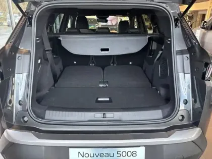 Photo 28 Peugeot 5008  Hybrid 145 e-DCS6