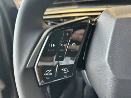 Photo 17 Peugeot 5008  Hybrid 145 e-DCS6