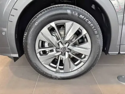 Photo 35 Peugeot 5008  Hybrid 145 e-DCS6