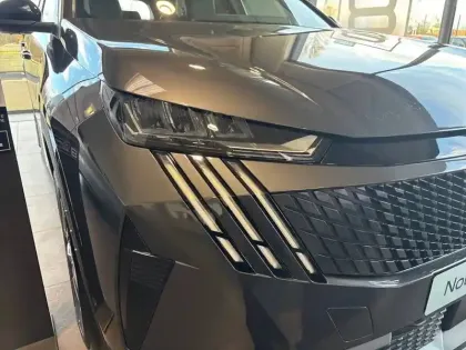 Photo 15 Peugeot 5008  Hybrid 145 e-DCS6