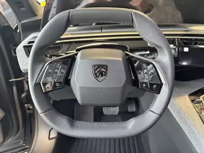 Photo 8 Peugeot 5008  Hybrid 145 e-DCS6