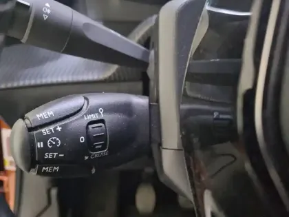 Photo 47 Peugeot 2008  PureTech 130 S&S BVM6