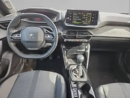 Photo 7 Peugeot 2008  PureTech 130 S&S BVM6