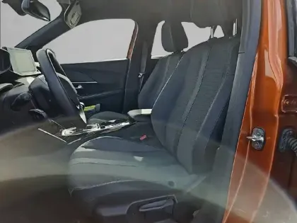 Photo 10 Peugeot 2008  PureTech 130 S&S BVM6