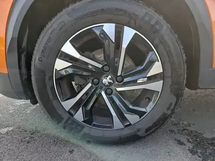 Photo 12 Peugeot 2008  PureTech 130 S&S BVM6