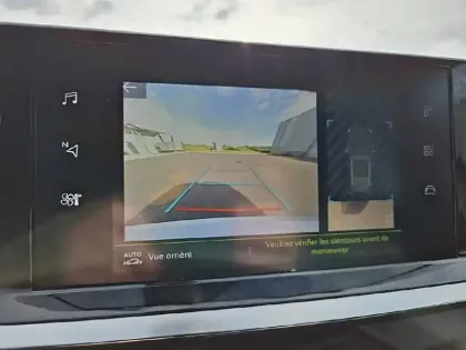 Photo 17 Peugeot 2008  PureTech 130 S&S BVM6