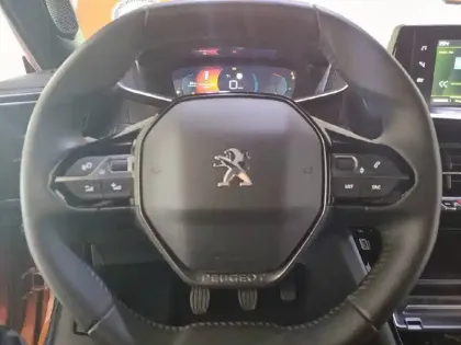 Photo 30 Peugeot 2008  PureTech 130 S&S BVM6