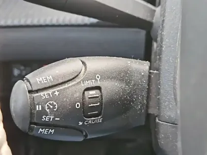 Photo 19 Peugeot 2008  PureTech 130 S&S BVM6