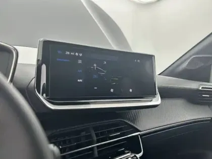 Photo 20 Peugeot 208  Hybrid 145 ch e-DCS6