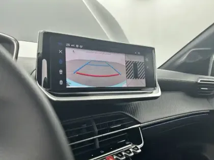 Photo 21 Peugeot 208  Hybrid 145 ch e-DCS6