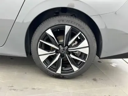 Photo 12 Peugeot 308  SW Hybrid 145 e-DCS6