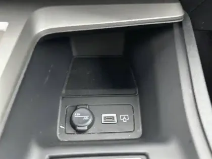 Photo 26 Peugeot 308  SW Hybrid 145 e-DCS6