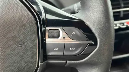 Photo 15 Peugeot 2008  PureTech 100 S&S BVM6
