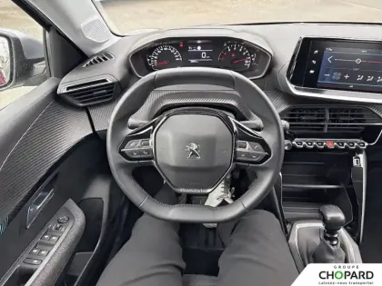 Photo 16 Peugeot 208  PureTech 100 S&S BVM6
