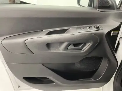 Photo 29 Peugeot Partner  FOURGON M 650 KG BLUEHDI 100 S&S BVM6