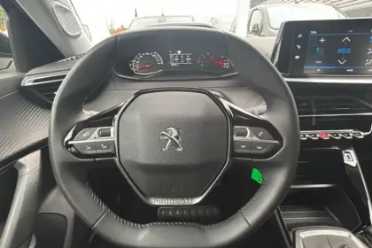 Photo 9 Peugeot 2008  PureTech 130 S&S BVM6