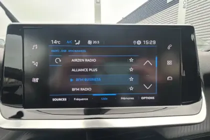 Photo 67 Peugeot 2008  PureTech 130 S&S BVM6