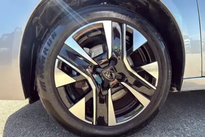 Photo 11 Peugeot 208 Gén. II Ph2 Allure 5