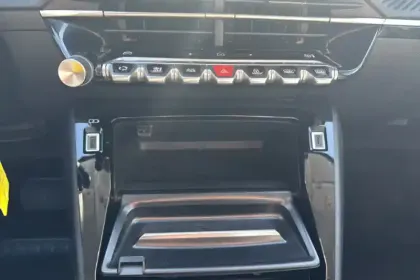 Photo 18 Peugeot 208 Gén. II Ph2 Allure 5