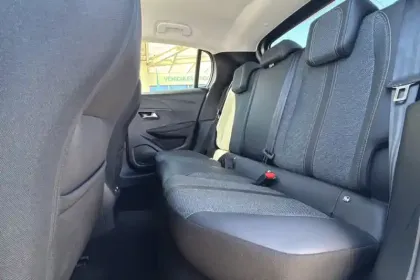 Photo 62 Peugeot 208  Hybrid 100 e-DCS6