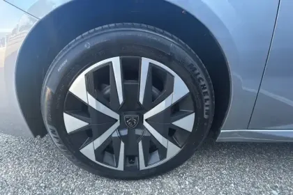 Photo 49 Peugeot 208 Gén. II Ph2 Style 5