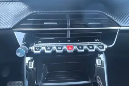 Photo 40 Peugeot 208 Gén. II Ph2 Style 5