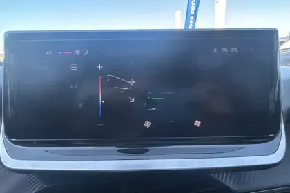 Photo 43 Peugeot 208 Gén. II Ph2 Style 5