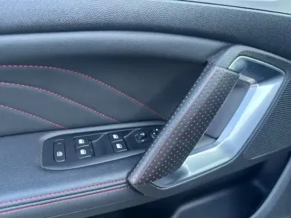 Photo 16 Peugeot 308  BlueHDi 130ch S&S EAT8