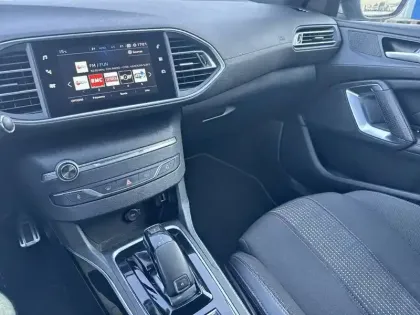 Photo 22 Peugeot 308  BlueHDi 130ch S&S EAT8