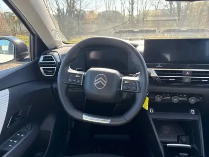 Photo 8 Citroën C4  Hybride 136 e-DCS6