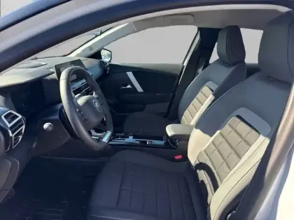 Photo 10 Citroën C4  Hybride 136 e-DCS6