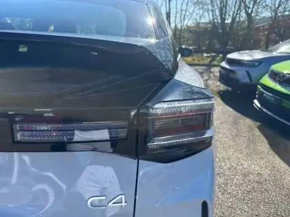 Photo 56 Citroën C4  Hybride 136 e-DCS6