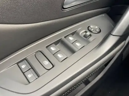 Photo 27 Peugeot 308  BlueHDi 130ch S&S EAT8