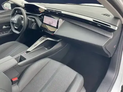 Photo 17 Peugeot 308  BlueHDi 130ch S&S EAT8