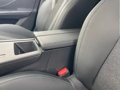 Photo 19 Peugeot 308  BlueHDi 130ch S&S EAT8