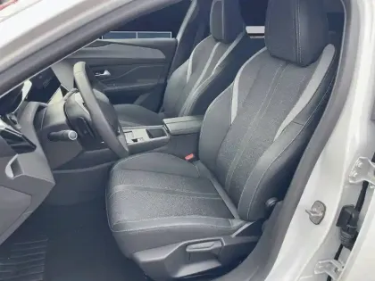 Photo 13 Peugeot 308  BlueHDi 130ch S&S EAT8