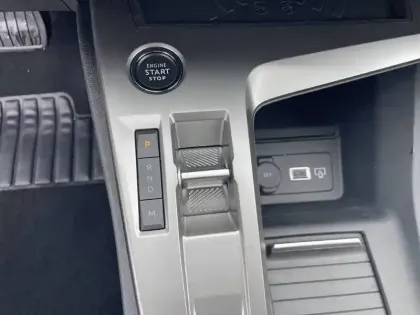 Photo 21 Peugeot 308  BlueHDi 130ch S&S EAT8