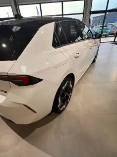 Photo 44 Opel Astra  Hybrid 225 ch BVA8