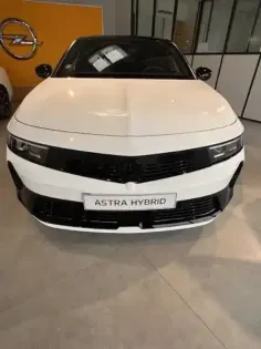 Photo 43 Opel Astra  Hybrid 225 ch BVA8