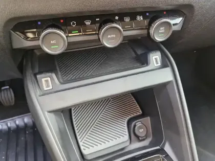 Photo 49 Citroën C4  PureTech 100 S&S BVM6