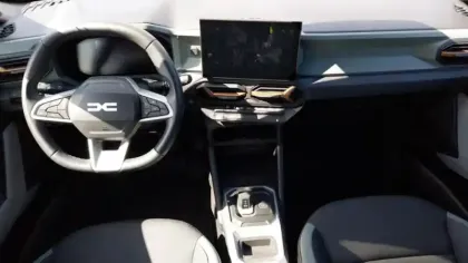 Photo 8 Dacia Duster  Hybrid 140